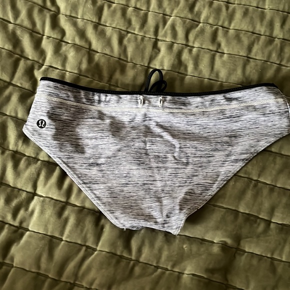 Lululemon swim bottoms - Picture 4 of 4